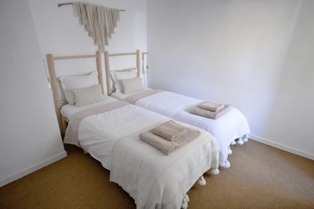01-Bedroom2-01