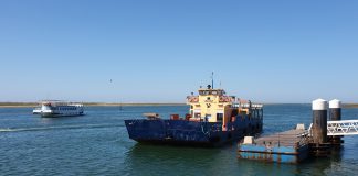 Boats to the Islands