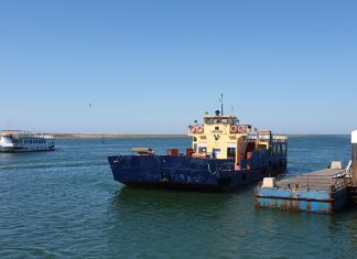 Boats to the Islands