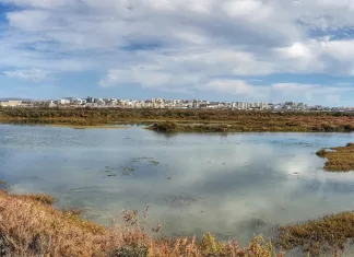 Hiking from Faro to the Beach