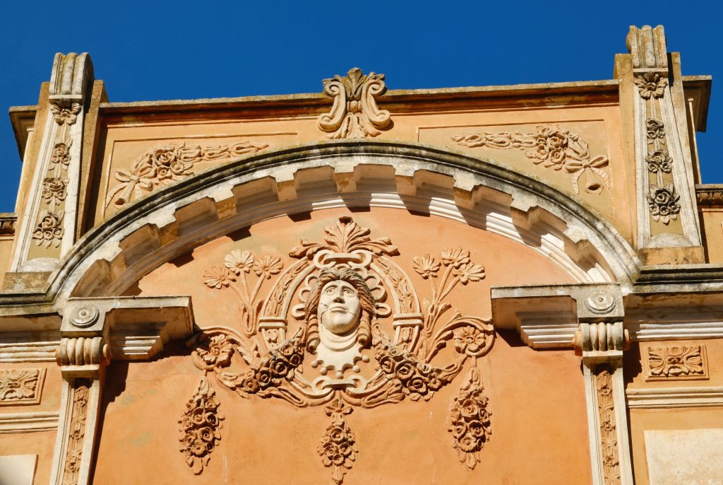 A detail of the side facade of Vivenda Marília in Faro