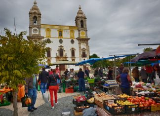 Faro Farmers Market at Largo do Carmo, a Sunday Tradition Farmers Market in Faro