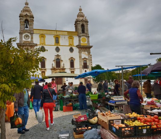 Faro Farmers Market at Largo do Carmo, a Sunday Tradition Farmers Market in Faro